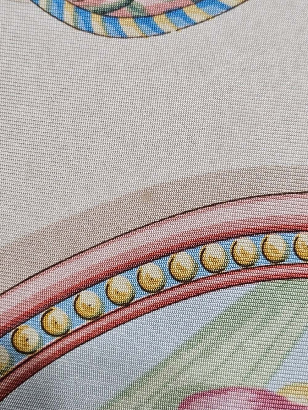 GUCCI SCARF - Picture 11 of 16